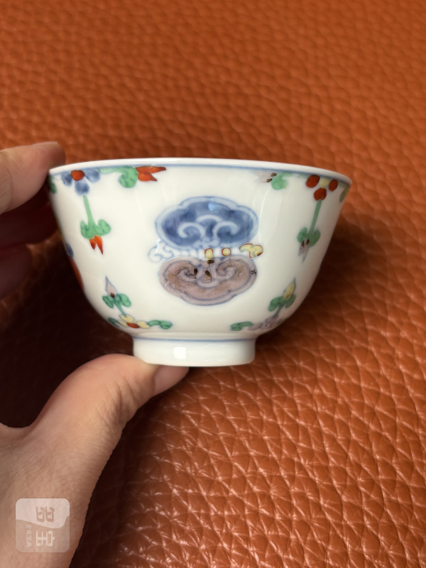清雍正 斗彩灵芝纹杯一对（带老盒） - 图6